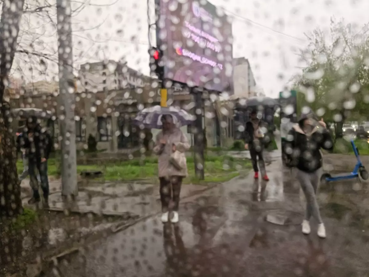Сильные дожди ожидаются в Алматы: на дежурство выйдут 52 мобильные бригады