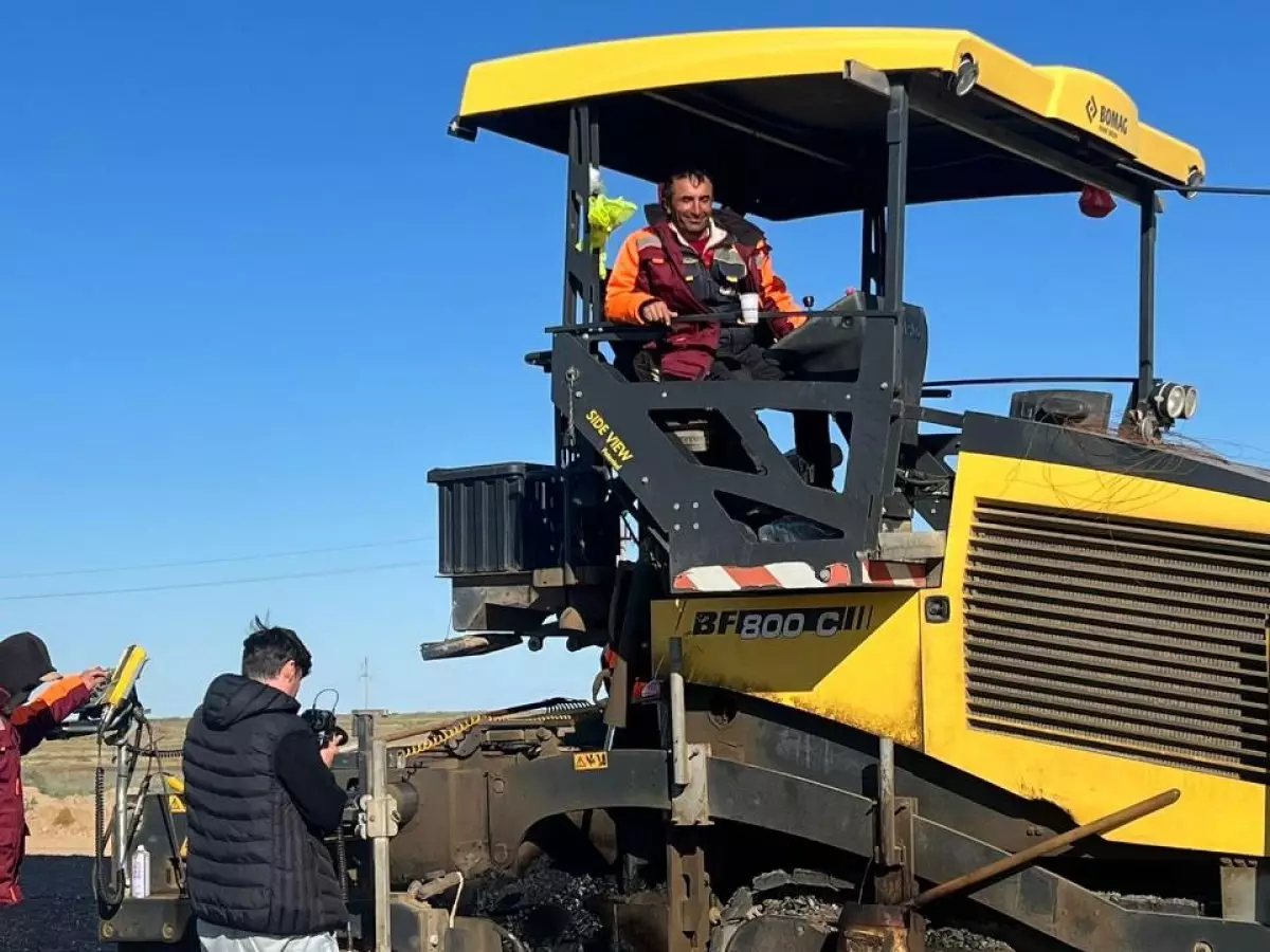 Участники международного автопробега посмотрели реконструкцию дороги «Атырау – Астрахань»