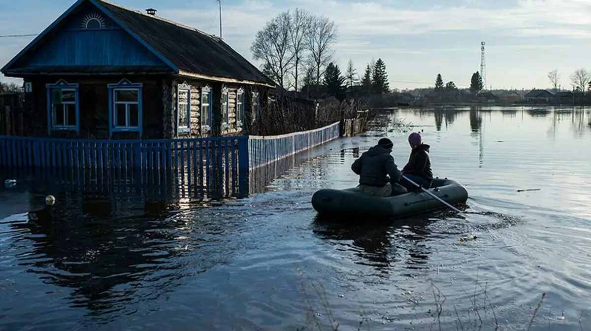 Паводки в Казахстане: вода откачана из более 8 тысяч домов