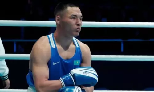 «Сверхсильный» казахстанец встретится с Джалоловым в финале чемпионата Азии по боксу