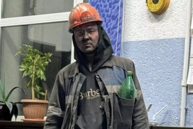 Токаев наградил электрослесаря Qarmet, предотвратившего пожар на шахте Костенко