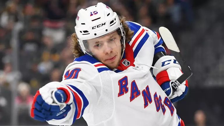 Панарин стал 16-м россиянином в истории НХЛ с 50+ очками в плей-офф