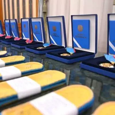 Токаев вручил награды казахстанцам за мужество и самоотверженность