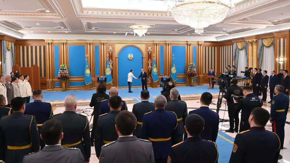 В Казахстане появилось 20 новых генералов