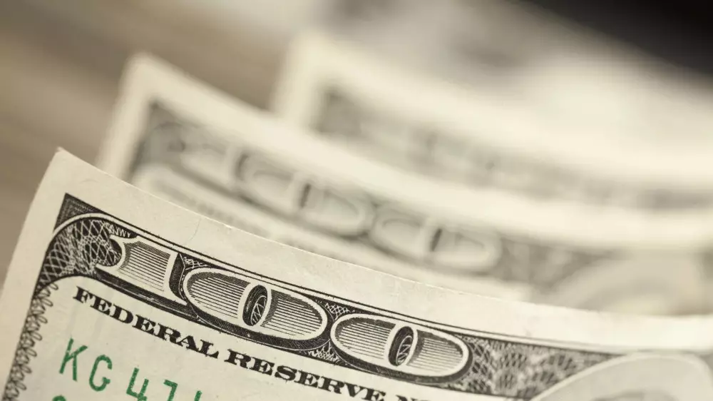 Курс доллара в Казахстане упал ниже 440 тенге