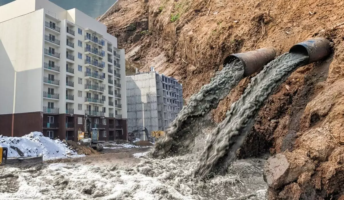 Жилой комплекс в Алматы снова топит сточными водами