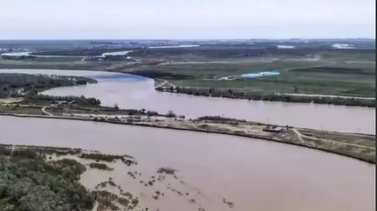 Уровень воды в реке Урал превысил критические отметки в Атырауской области