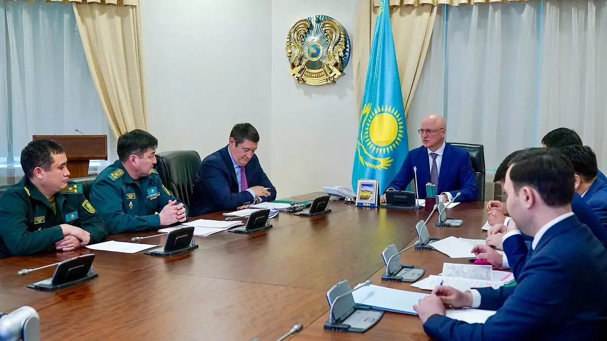 Порядка 900 фактов незаконного вывоза ГСМ из Казахстана пресечено с начала года