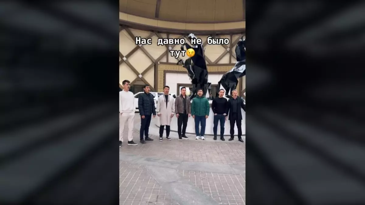 Мужской хор Национальной гвардии РК спел известную песню и взорвал соцсети