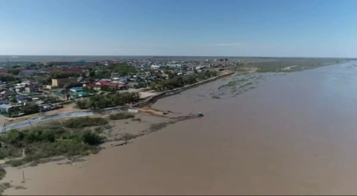 Уровень воды в реке Урал продолжает расти в Атырауской области