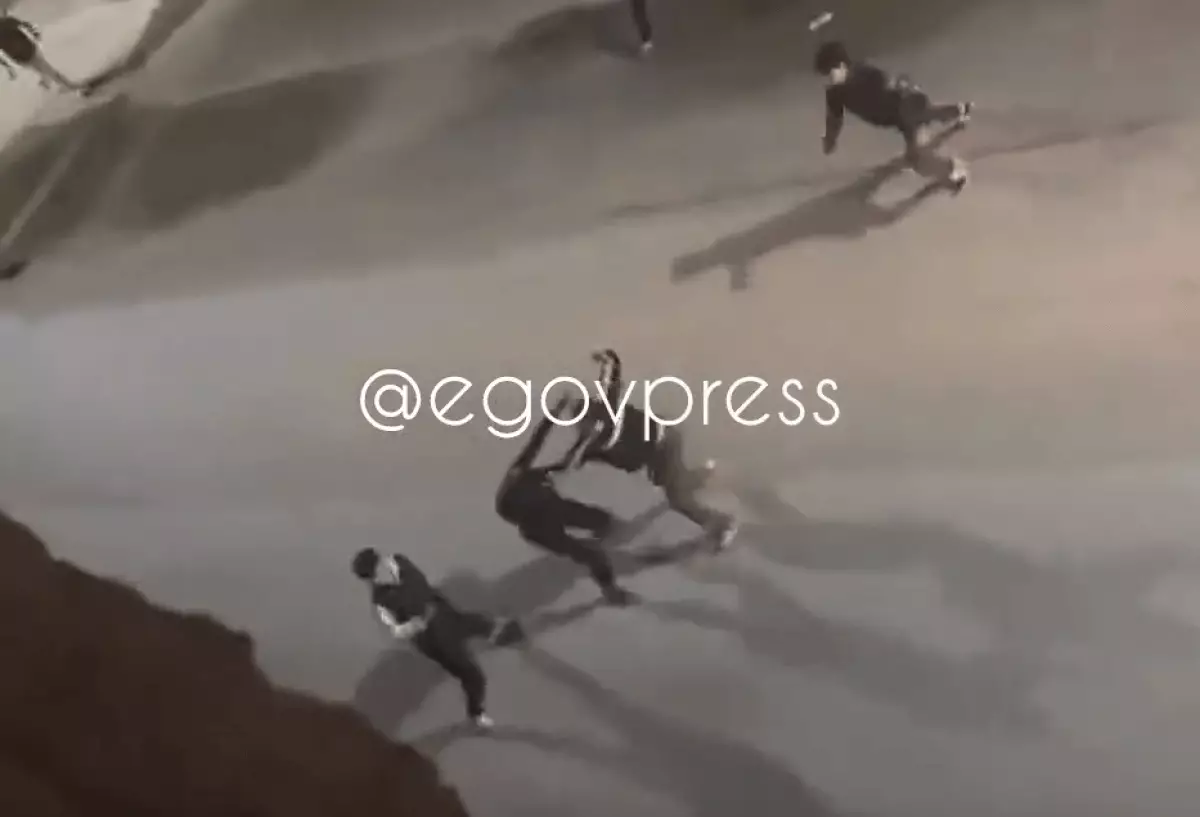 Қызылордада жастардың жаппай төбелесі видеоға түсіп қалды