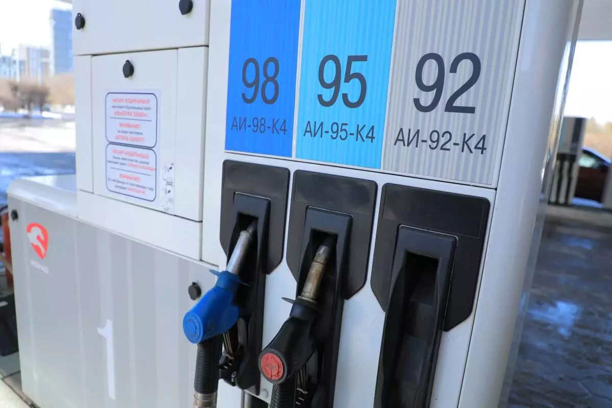 Казахстан установил для иностранцев новые цены на бензин и дизтопливо