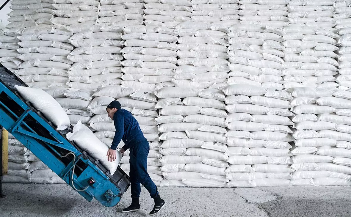 Казахстан запретил экспорт сахара до конца лета