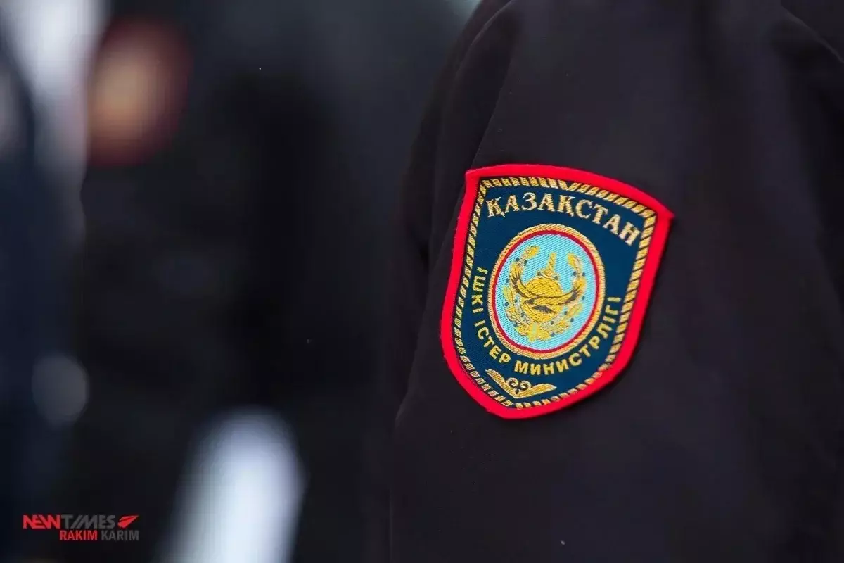 Подполковник полиции прилюдно избил подчиненного в Акмолинской области