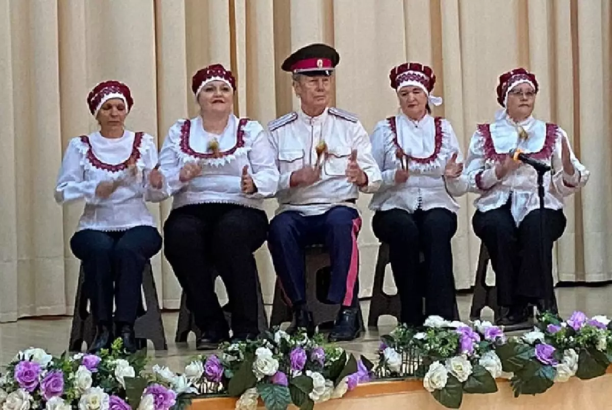 Представители АНК организовали концерт для пожилых алматинцев
