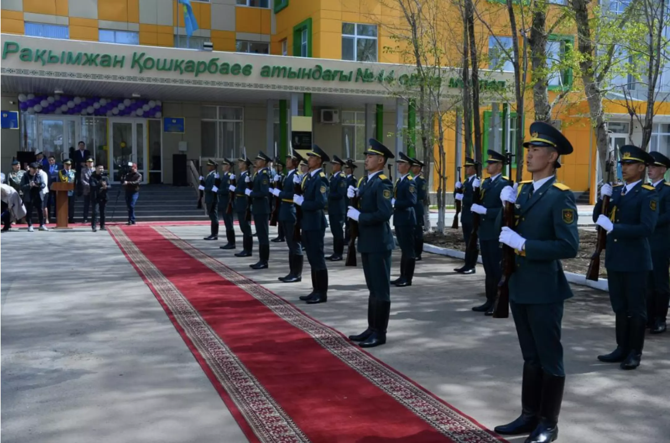 Имя героя войны Рахимжана Кошкарбаева присвоено школе в Астане