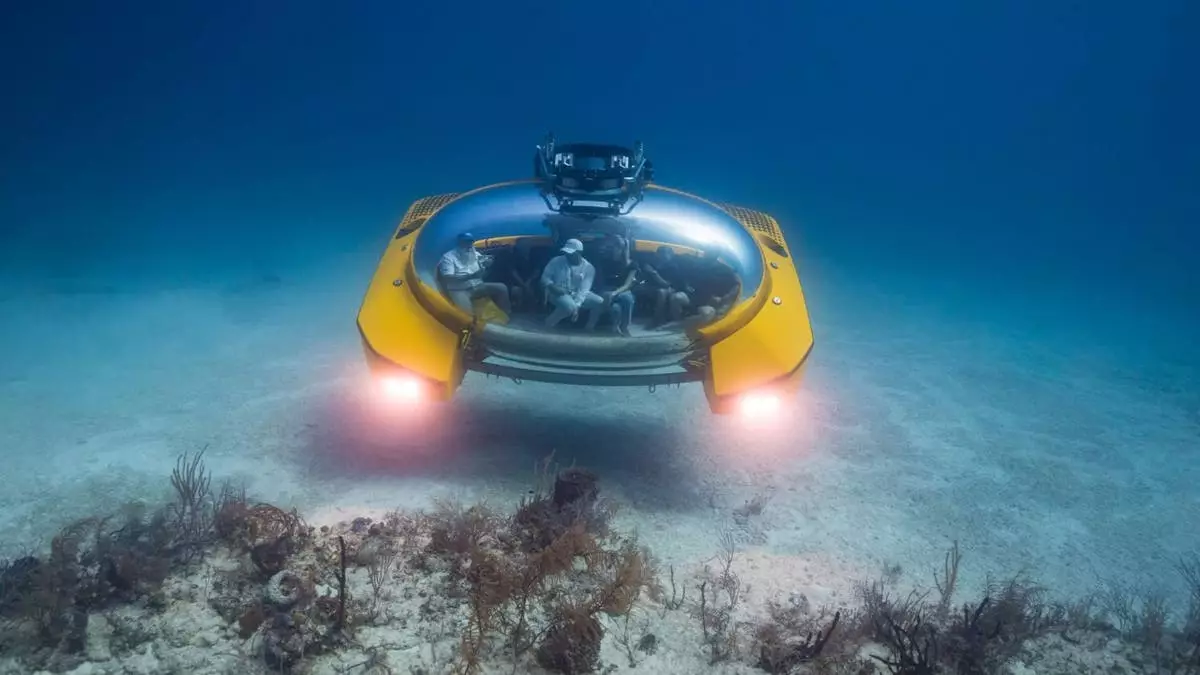 Представлена роскошная подводная лодка для погружения в морские глубины