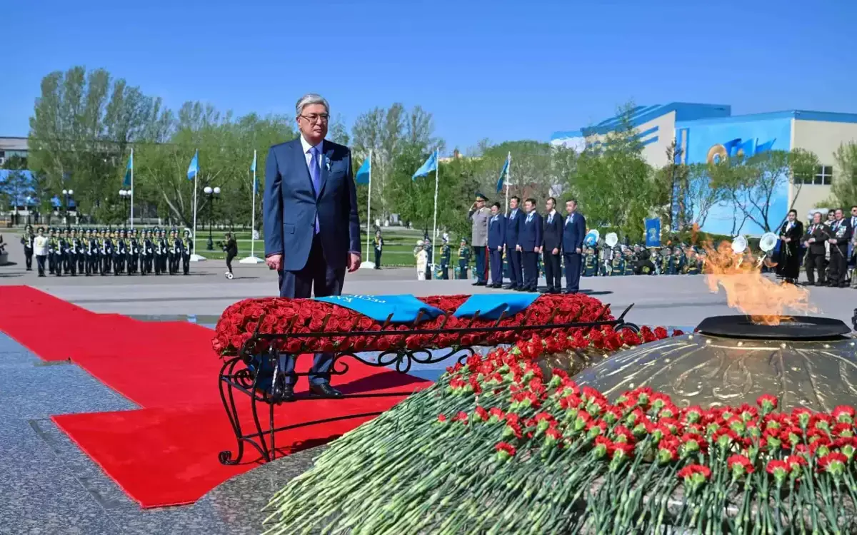 Токаев поздравил ветеранов с Днем Победы