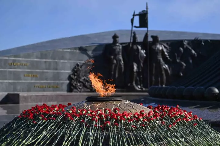 Токаев поздравил ветеранов с Днём победы