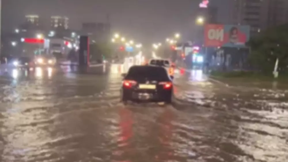 Улицы Актау затопило после сильных дождей