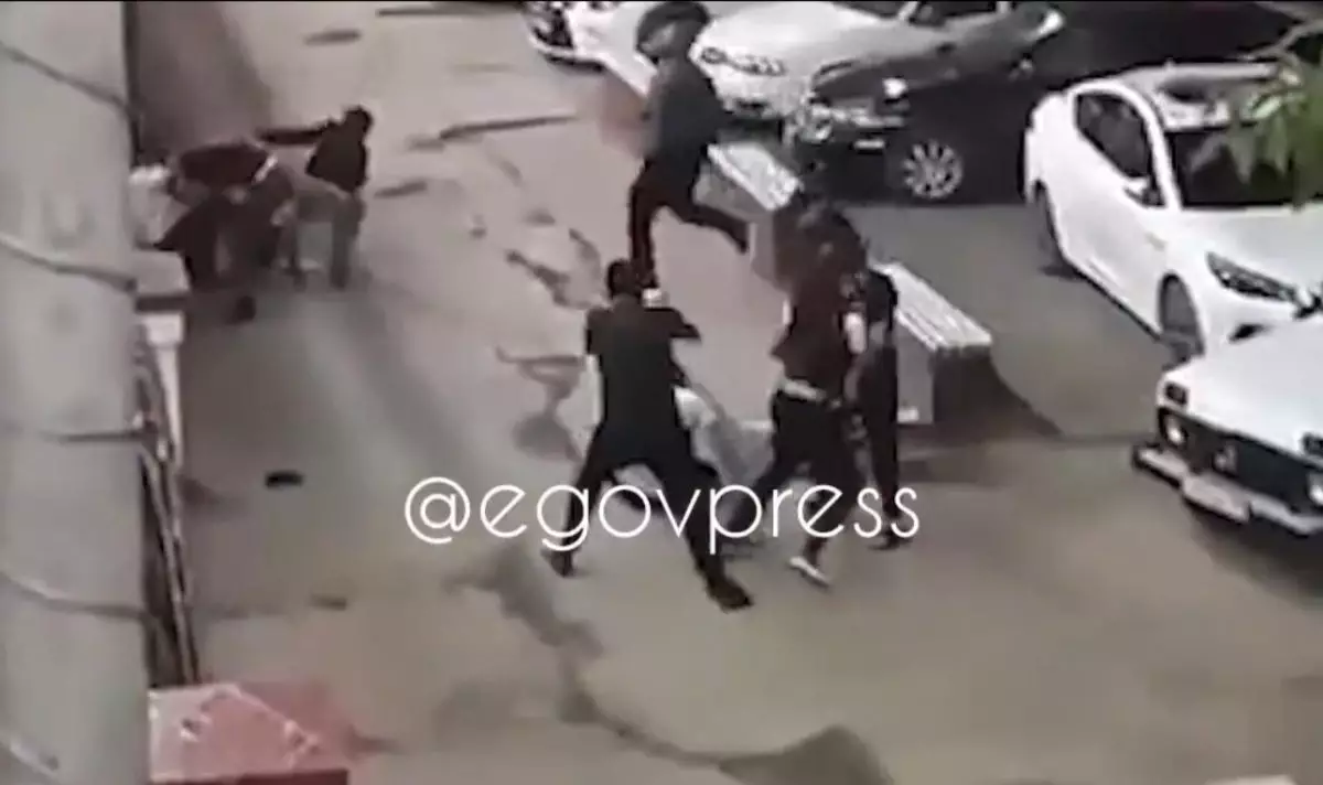 Били палками: массовую драку мужчин сняли на видео в Туркестанской области