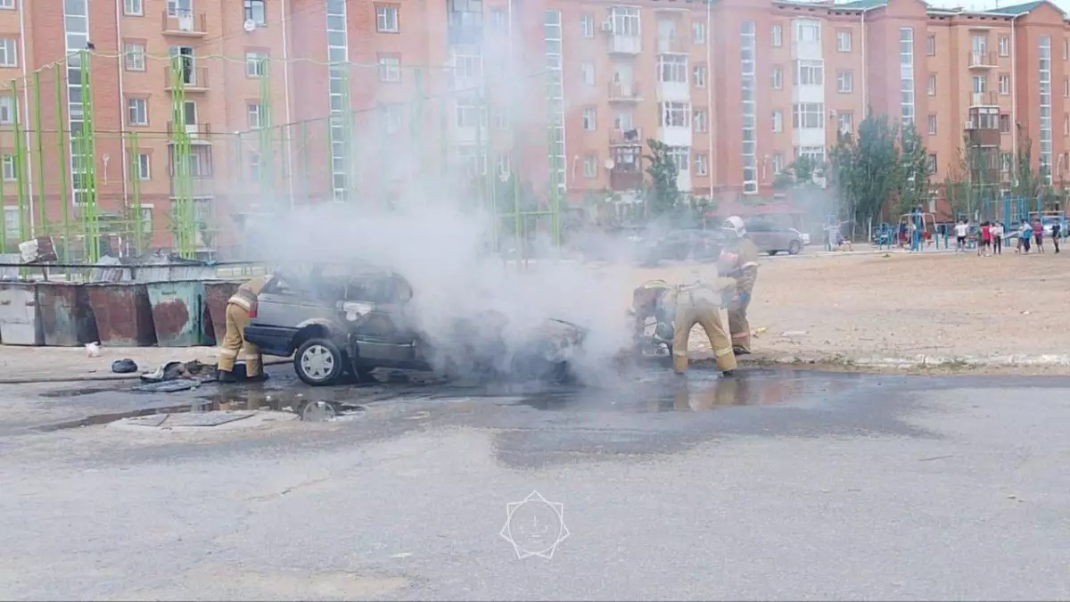 Автомобиль сгорел дотла в Кызылорде