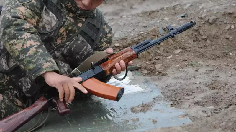 Солдат сбежал с оружием и угрожал стрельбой в Атырау: начато расследование