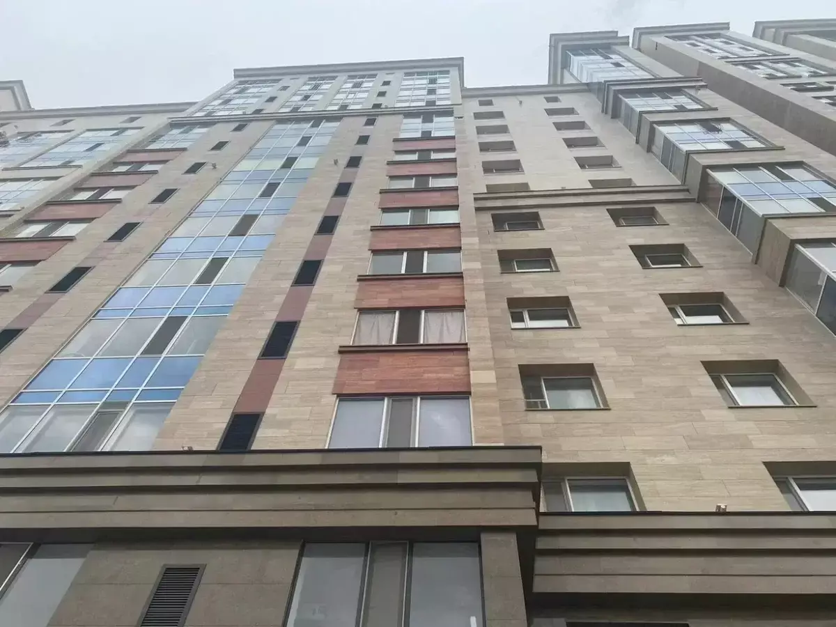 Двое детей выпали из окон многоэтажек в Актобе