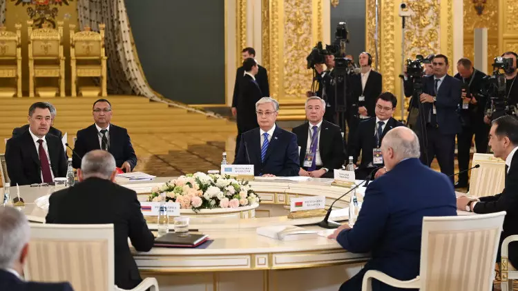 Президент РК принял участие в заседании Высшего Евразийского экономического совета в узком формате