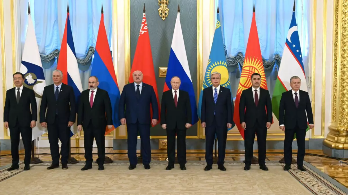 Президент Казахстана заявил о необходимости создания бесшовной логистики между странами ЕАЭС