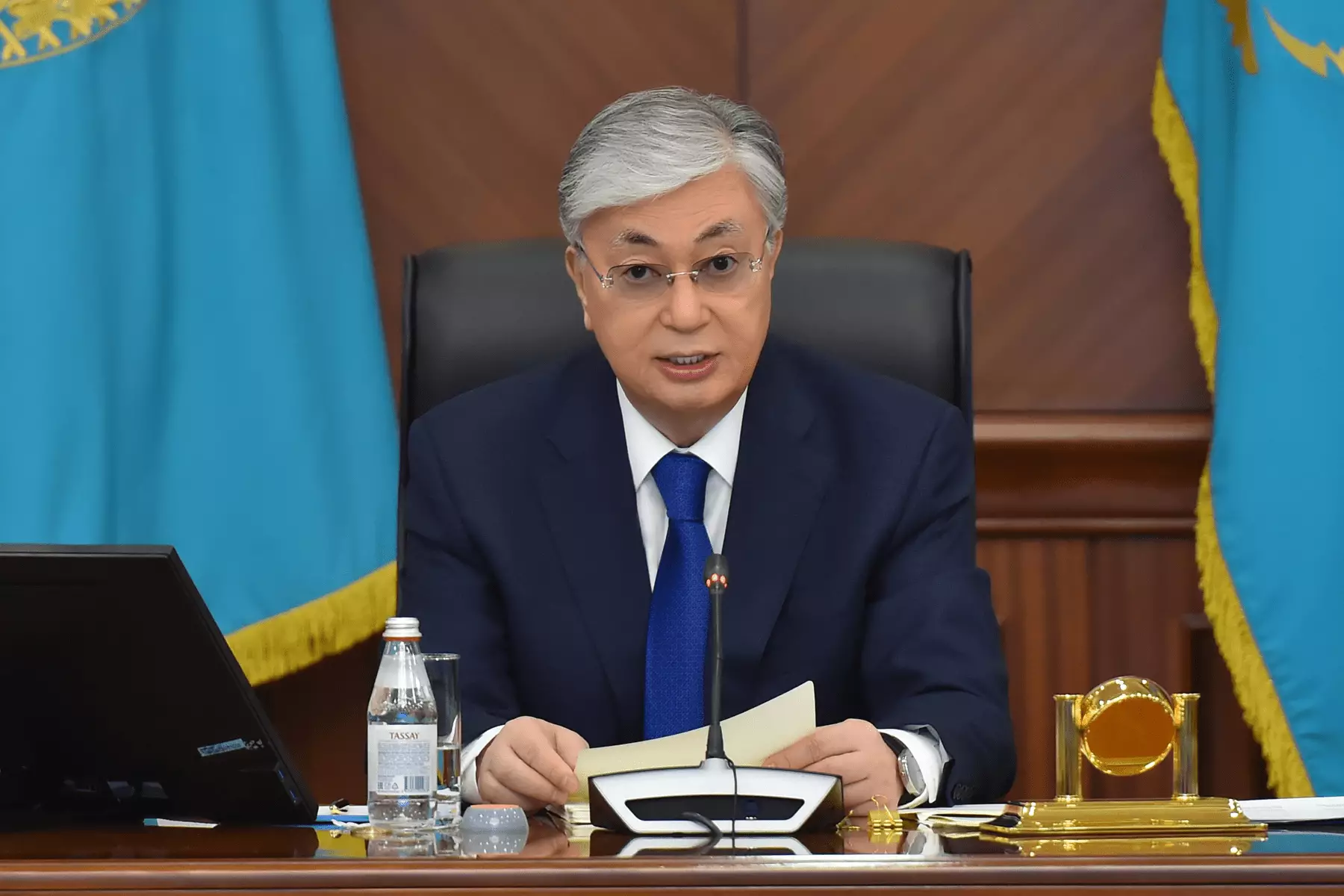 Глава государства поздравил казахстанцев с Днем Победы