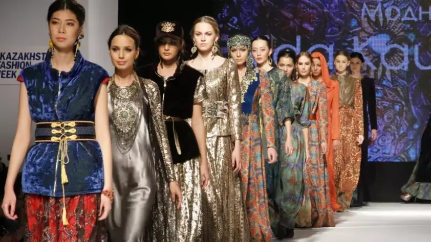 Казахстанскую одежду представили на выставке в США