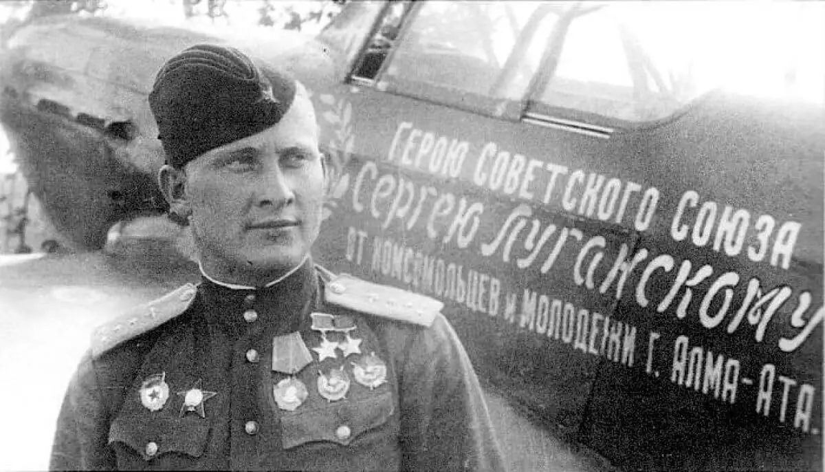 Талдыкорганской авиабазе присвоено имя легендарного летчика Сергея Луганского