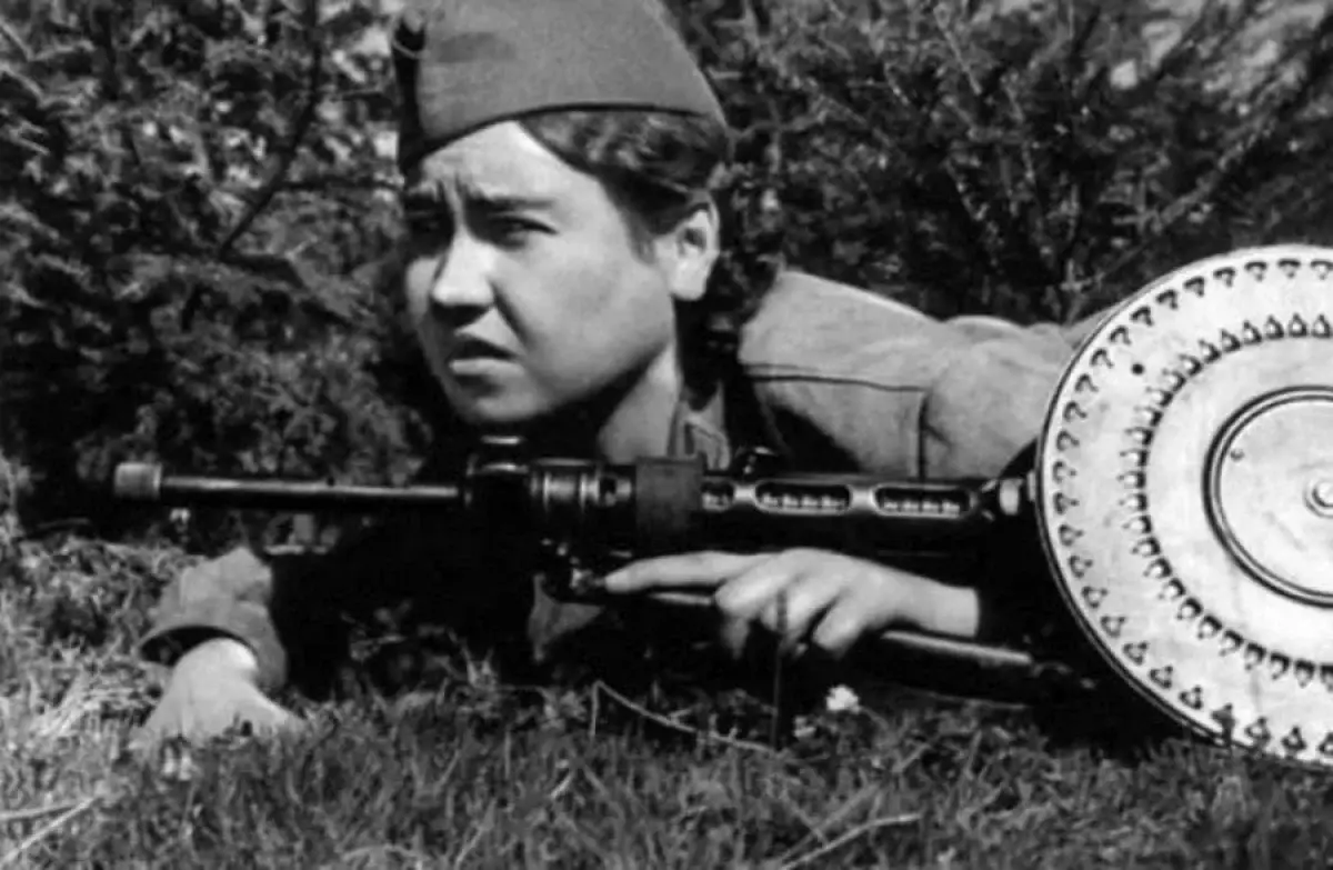 «Не только Маншук и Алия»: Сколько казахстанских женщин воевало во Второй мировой?