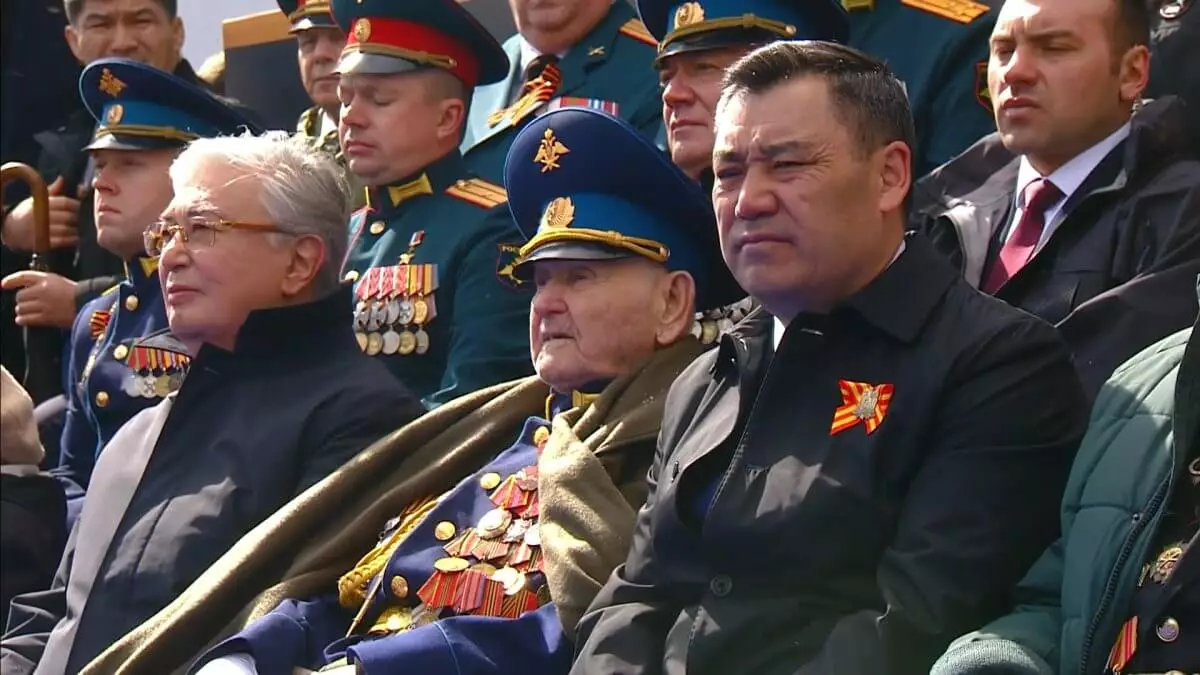 Касым-Жомарт Токаев принимает участие в московском Параде Победы