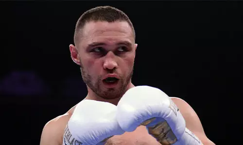 Казахстанский боксер показал фото с соперником после «боя года» с тремя нокдаунами
