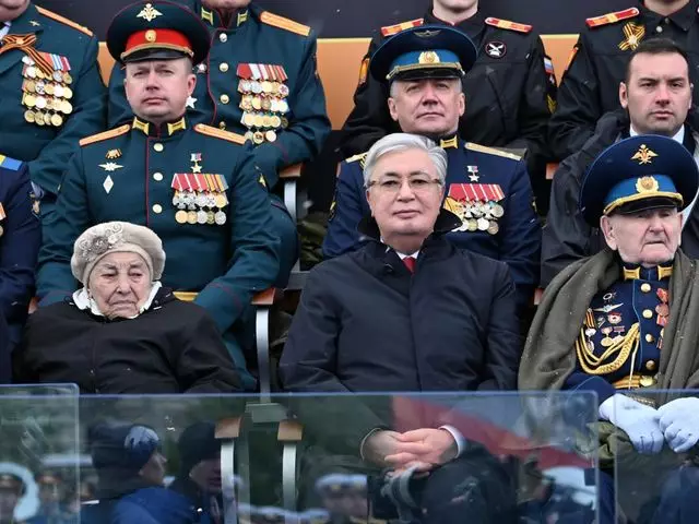 Касым-Жомарт Токаев посетил военный парад по случаю Дня Победы