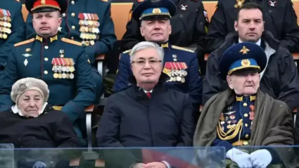 Қасым-Жомарт Тоқаев Жеңіс күніне арналған әскери парадқа қатысты