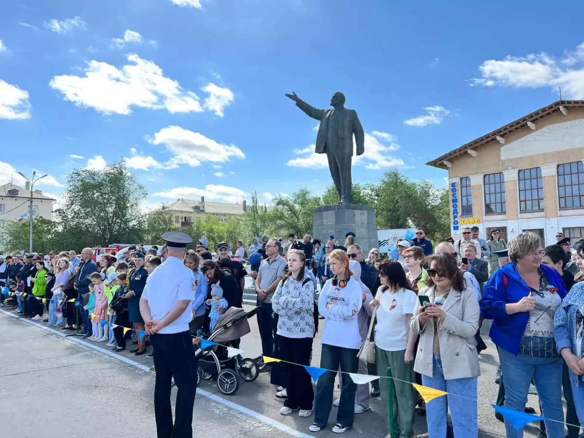 Единственный в Казахстане парад Победы прошел в Байконуре — фоторепортаж