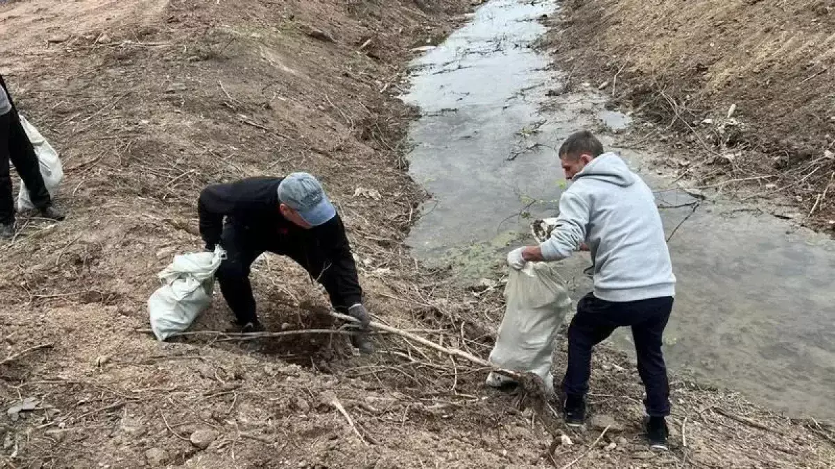 Окрестности реки Букпы очистили от мусора в Караганде