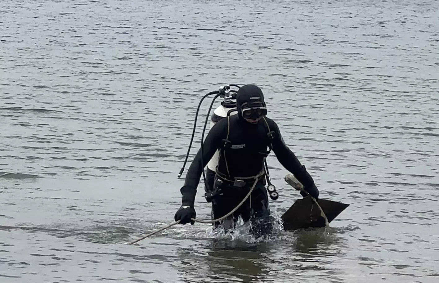 Павлодарские спасатели ищут утонувшего в Иртыше капитана судна