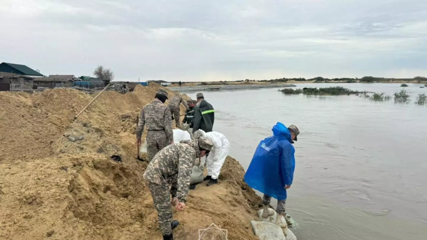 Риск наводнения: уровень воды на реке Жайык продолжает расти