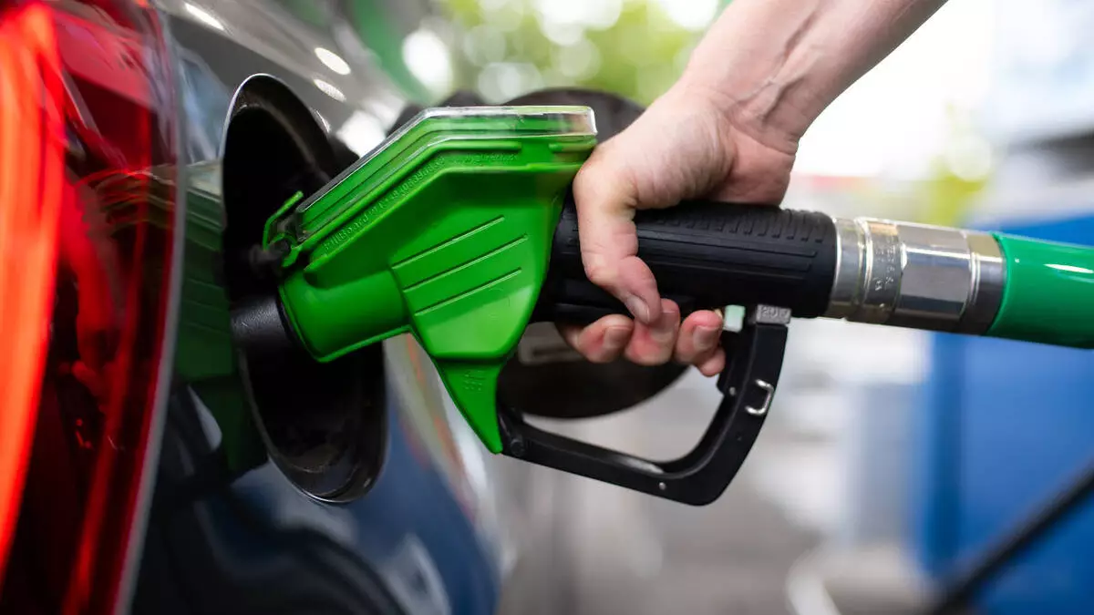 Новые цены на бензин и дизтопливо установили для иностранцев