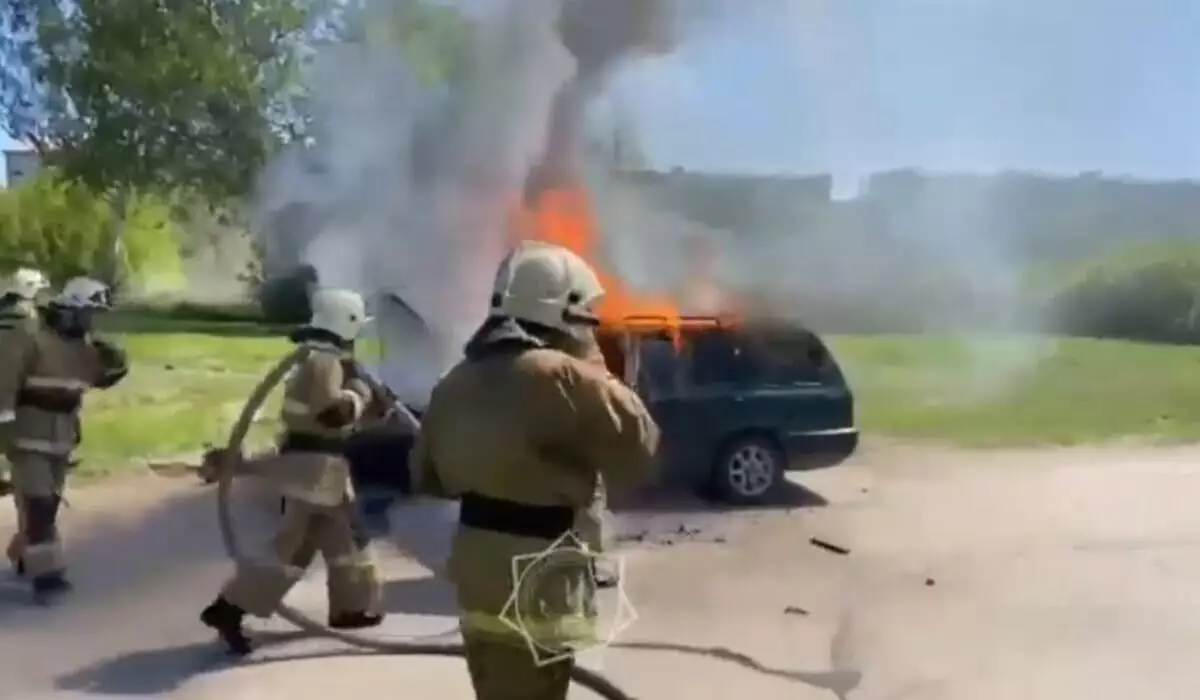 Две машины загорелись в Костанайской области (ВИДЕО)