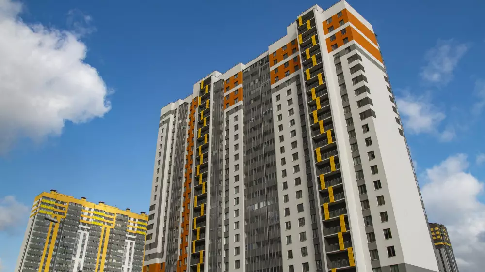 В апреле Астана обогнала Алматы по ценам на жилье
