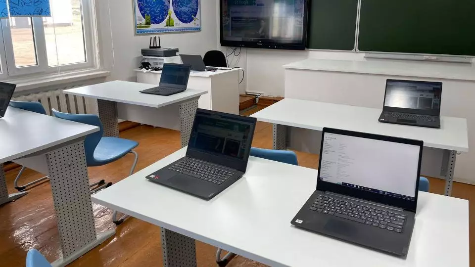 Более 130 школ подключат к технологии Starlink в области Абай