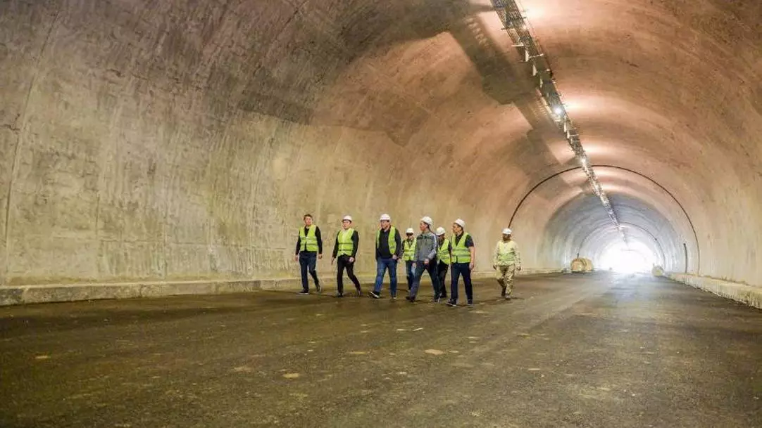 Когда в Казахстане завершат строительство первого автомобильного тоннеля