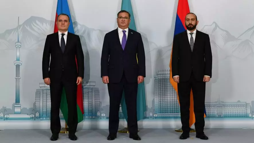 Министры иностранных дел Азербайджана и Армении прибыли на переговоры в Алматы