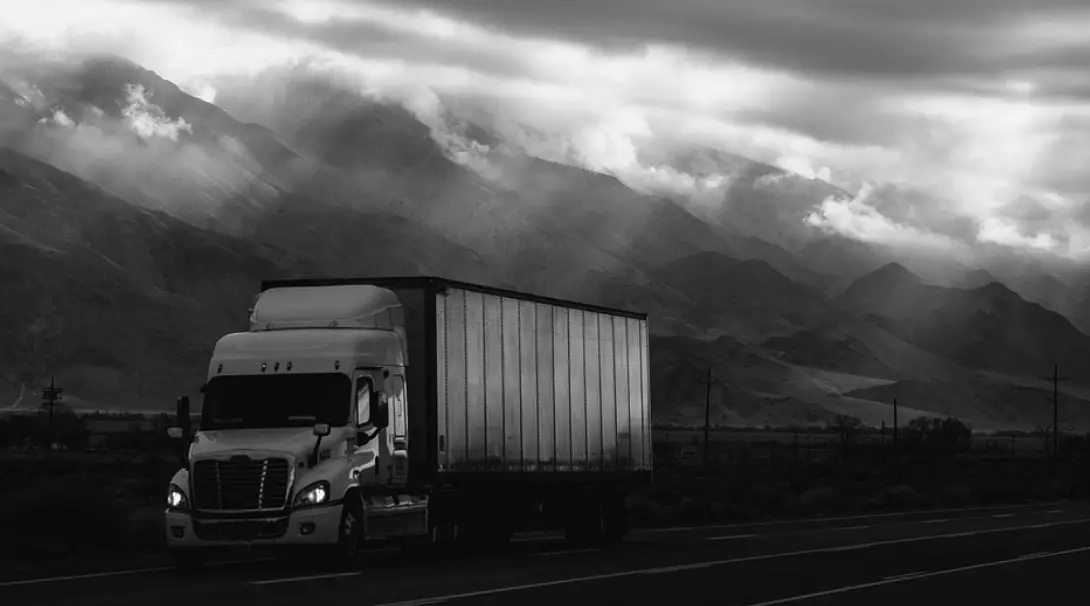 В Казахстан через границу с Китаем импортируют грузовики по «серым» схемам – ФБРК