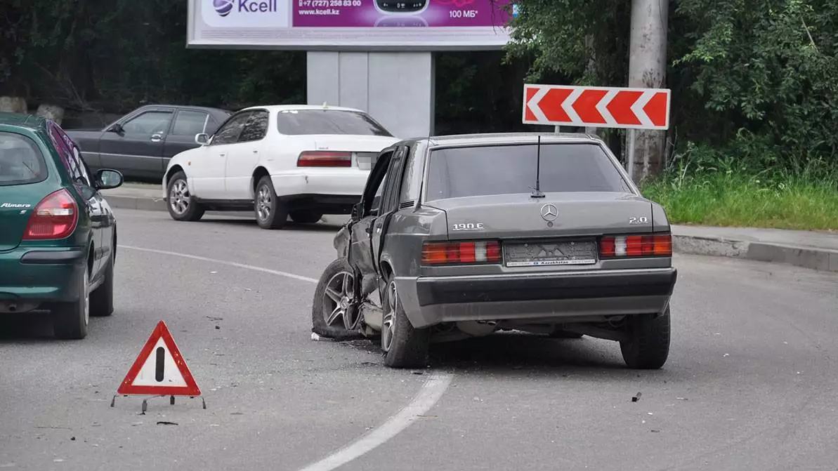 В Казахстане предложено аннулировать техосмотр после ДТП на неисправном авто